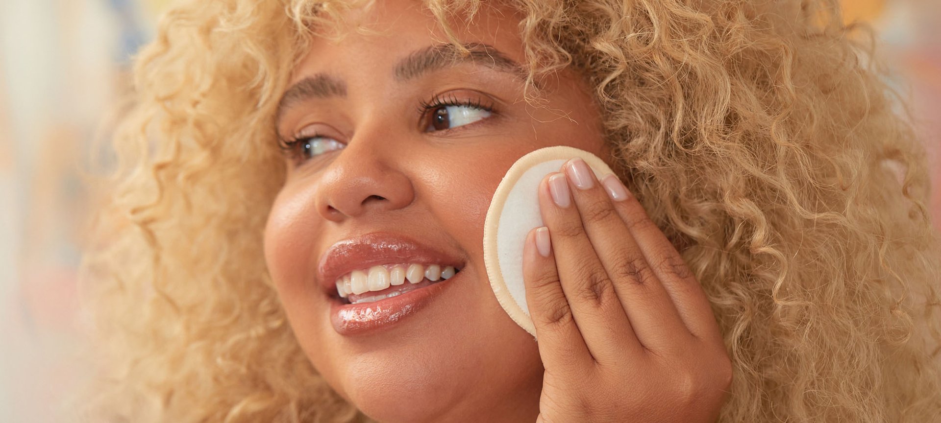 Difference Between Toner And Astringent