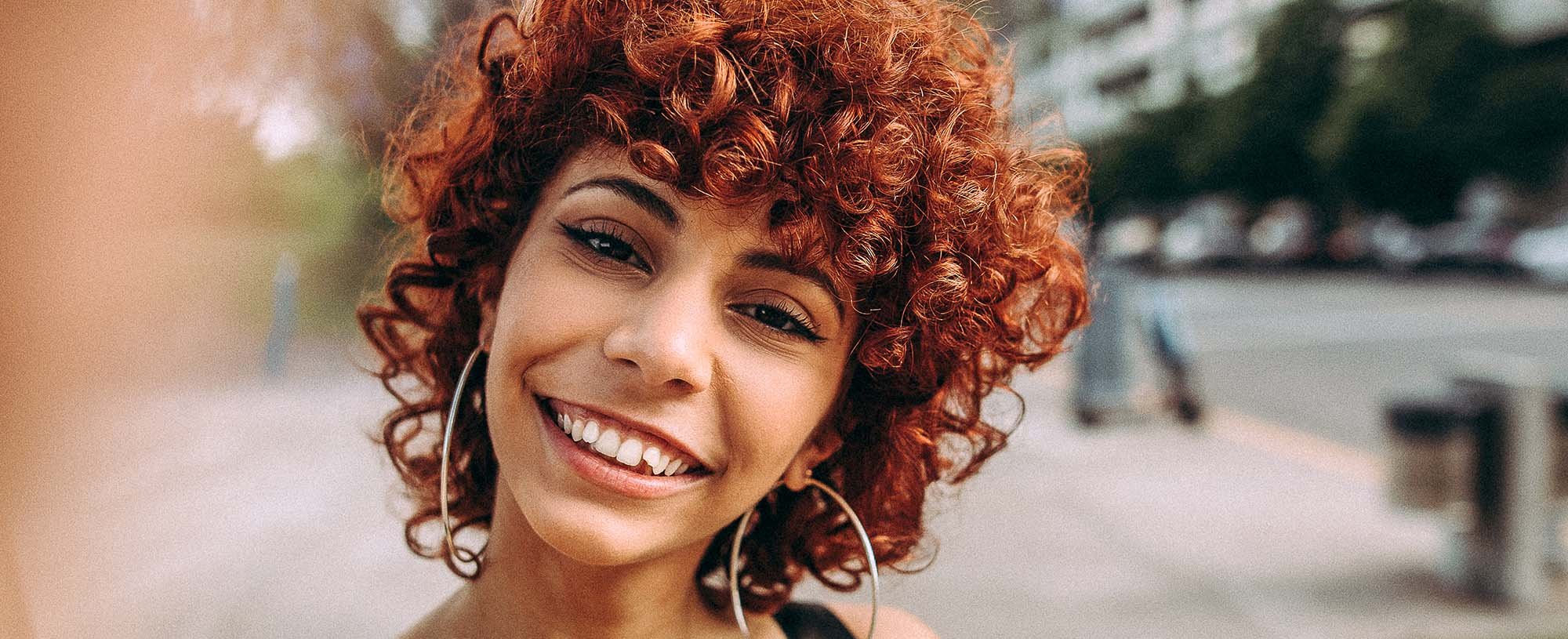 Cómo conseguir un cabello castaño rojizo - L’Oréal Paris