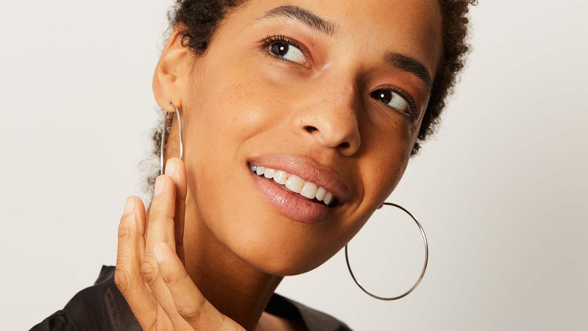 Incorporate Witch Hazel Into Your Beauty Skin Care Hero Bmag (1)