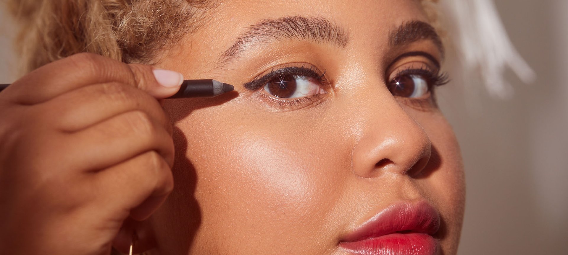 Last Minute Halloween Costumes Brought To Life With Eyeliner CMS Bmag