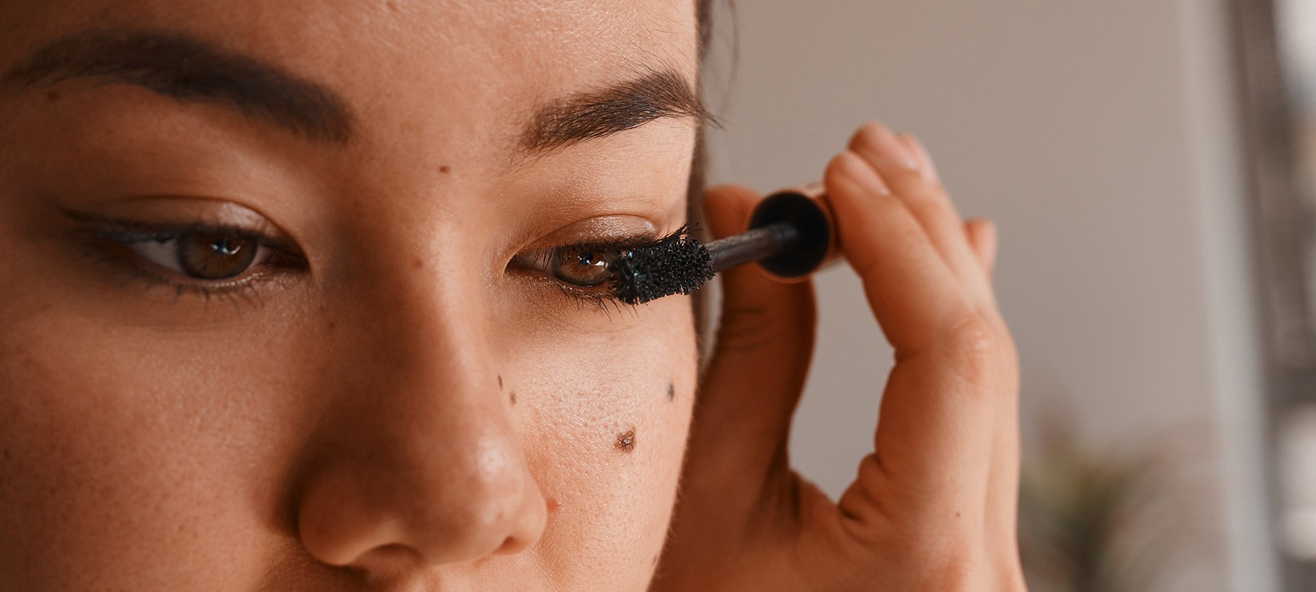 Fall Wedding Trends 2021 mascara layering