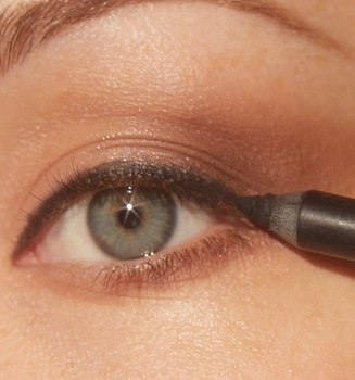 Why Eyeliner Always Smears