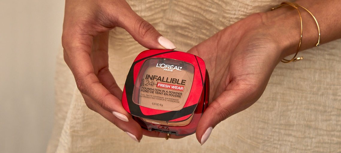 How To Avoid Powder Foundation Clogging Pores