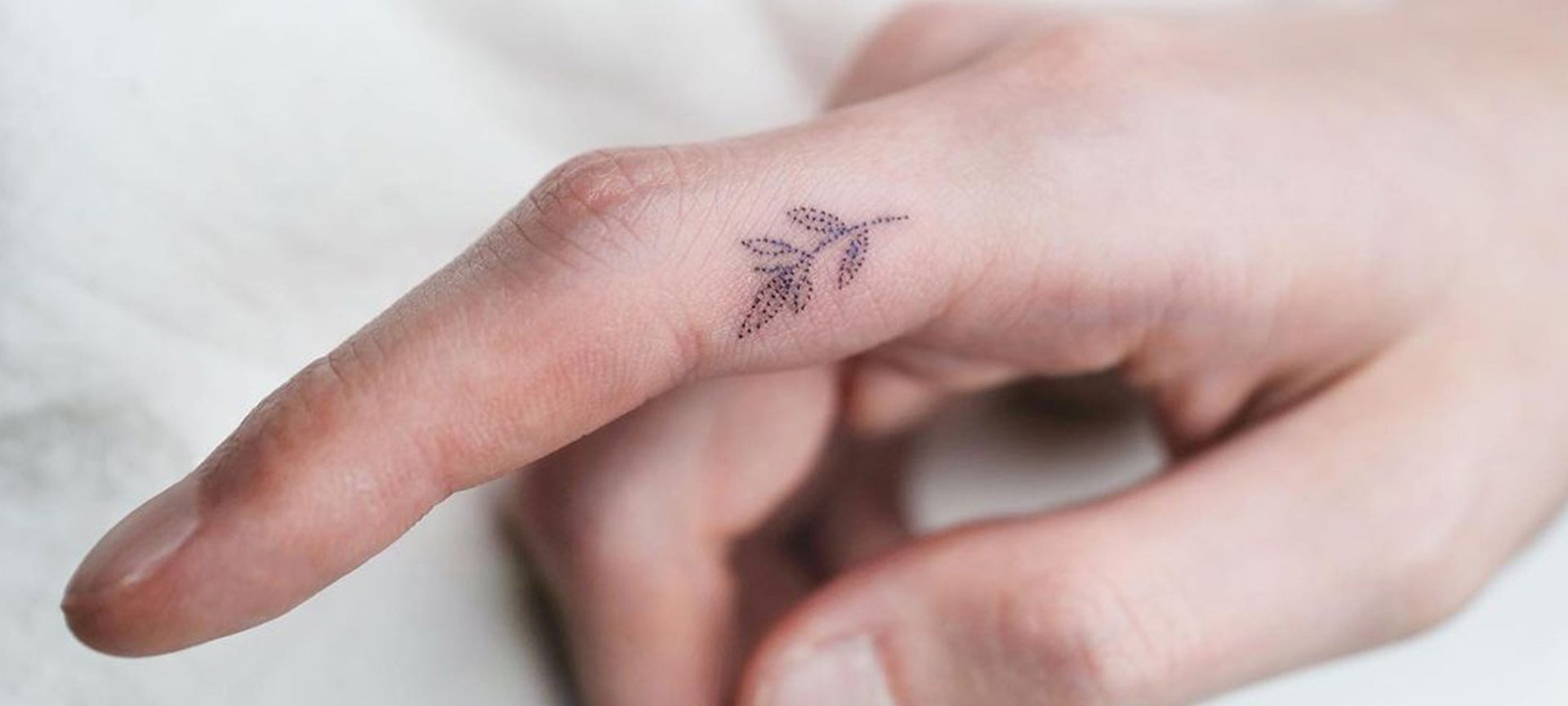 Small Tattoo Designs for Fingers: Tiny, Bold, and Stylish