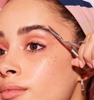 How To Trim Eyebrows