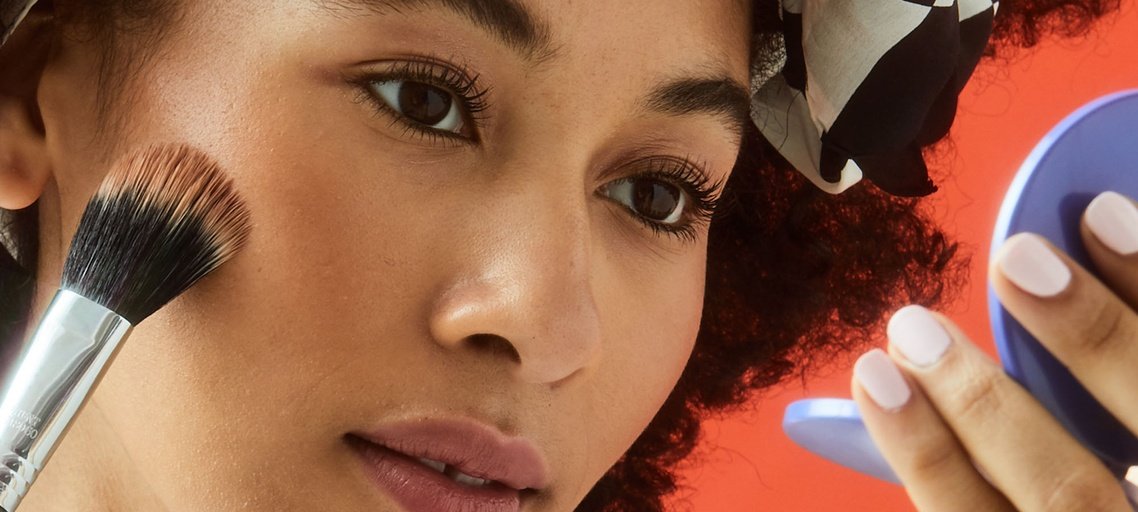 Expert Makeup Tips For Oily Skin