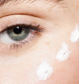 Sunscreen Or Moisturizer First