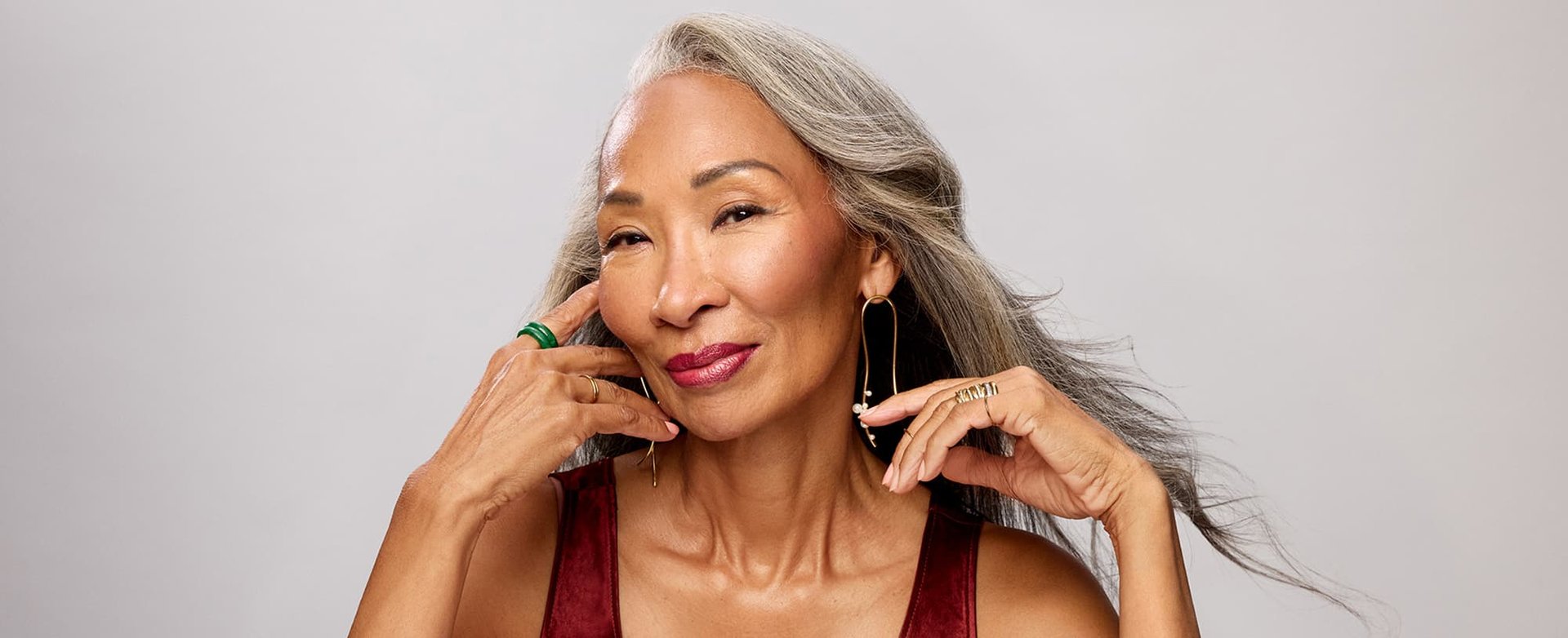 Banner para escritorio de Difuminar las canas con luces y luces oscuras