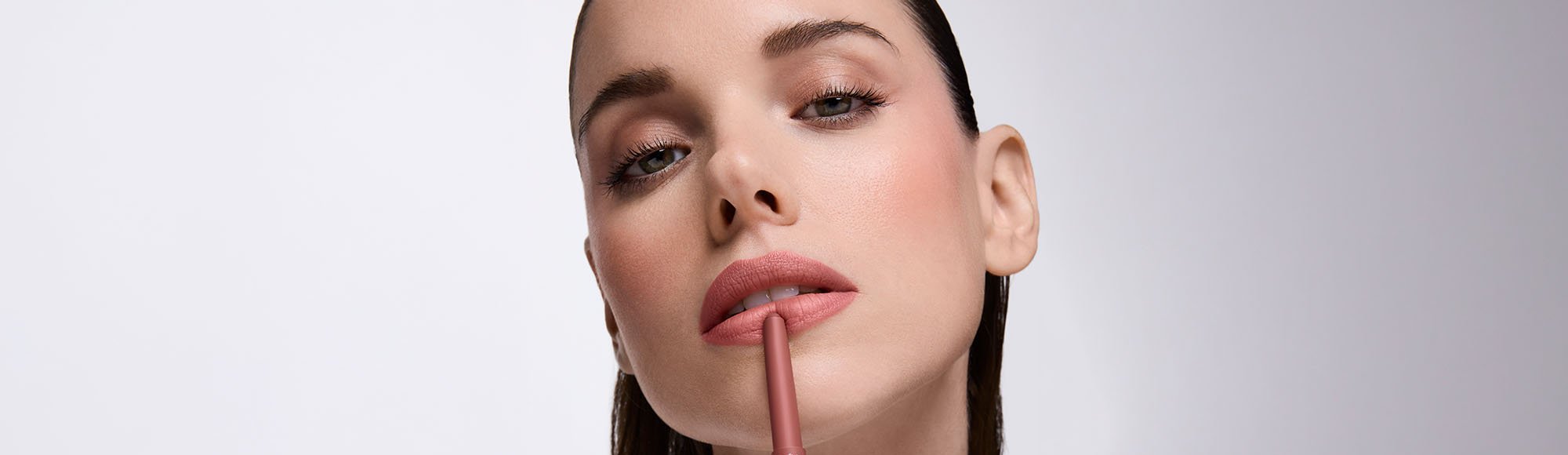 Banner-matte-lipstick-and-matte-lip-liner-combos-desktop