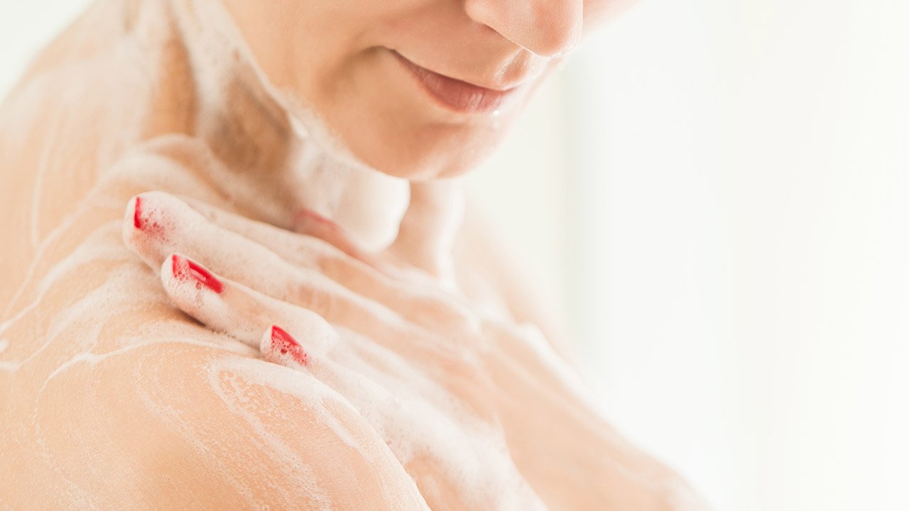 Loreal Paris BMAG Article What Can You Do To Manage Back Acne D