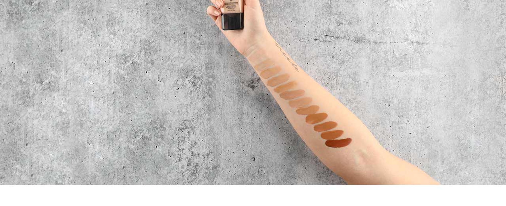 Loreal Paris BMAG Article Pro Glow Foundation Swatches D