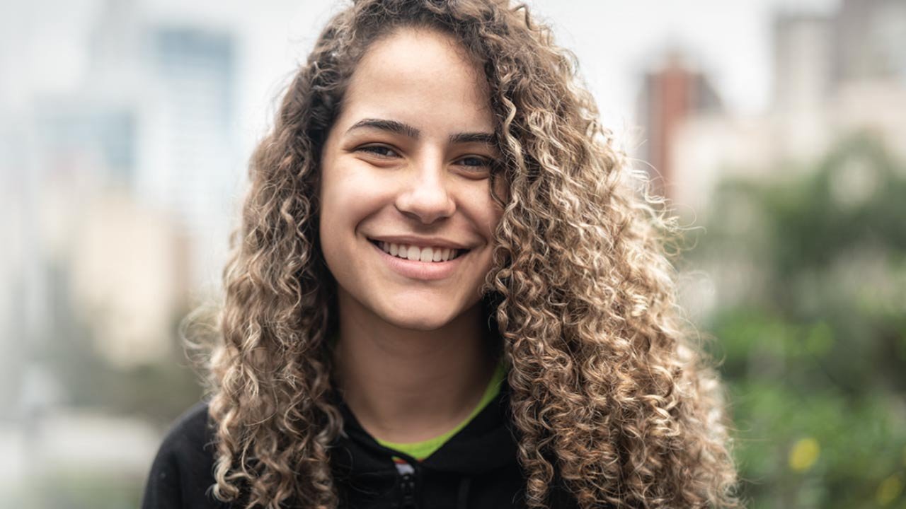 Loreal Paris BMAG Article Your Guide to Caring for Naturally Curly Hair D