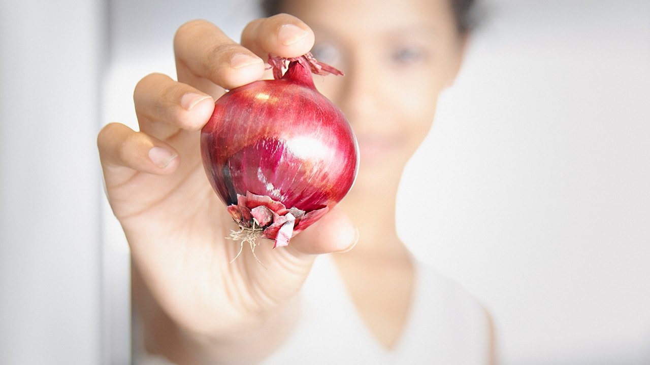 Loreal Paris BMAG Article onion is the latest unexpected skin care ingredient D