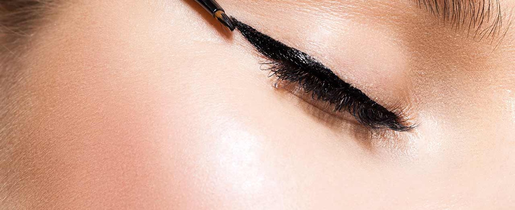 Loreal Paris BMAG Article How to Apply Gel Eyeliner D