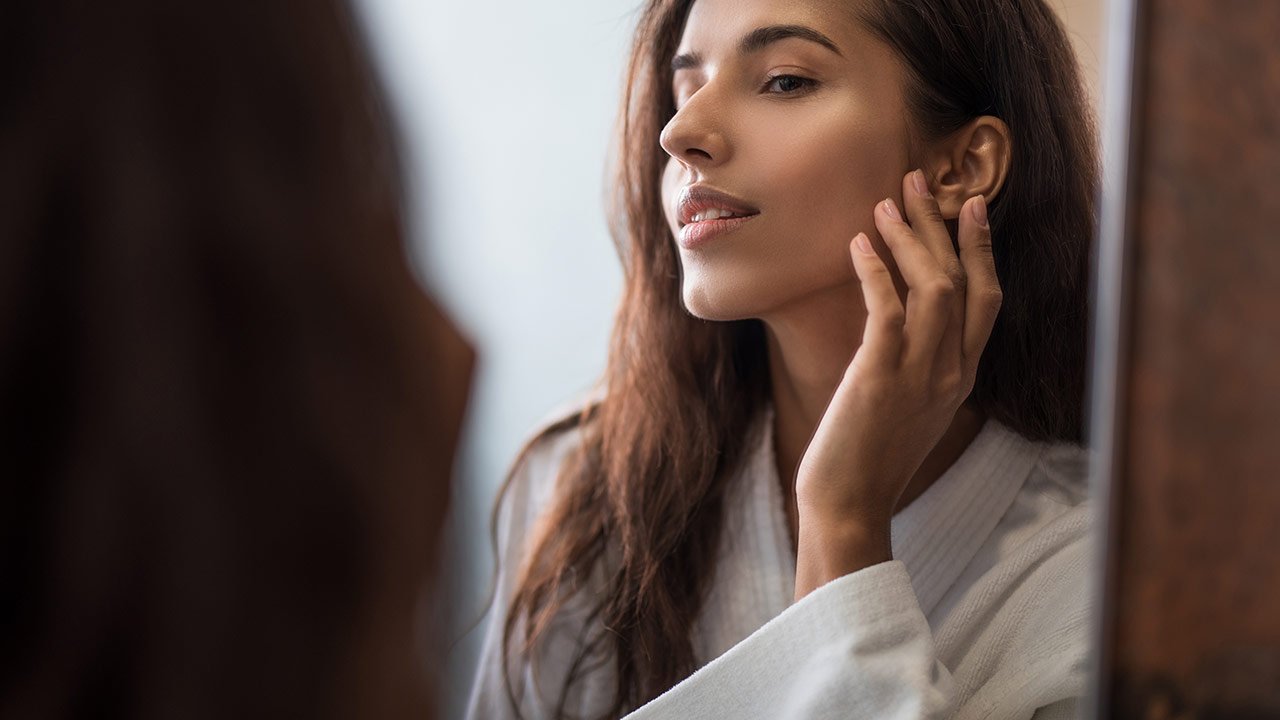 LOreal Paris BMAG Article Your Guide To Polyhydroxy Acids D