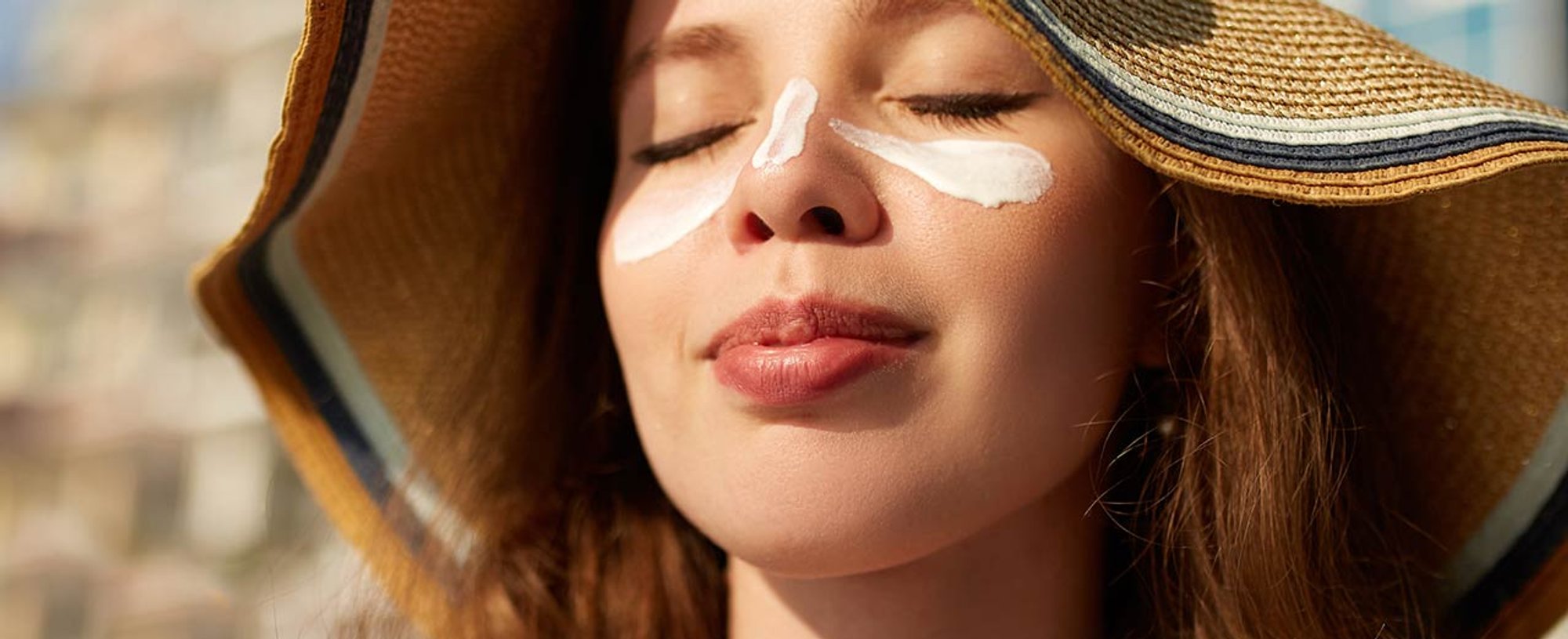 LOP BMAG Article Which Sunscreen Is Best Physical Vs Chemical Sunscreen D