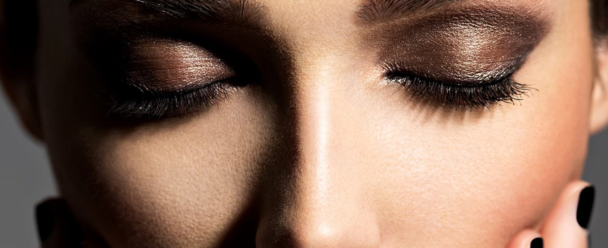 Loreal Paris BMAG Article how to create a brown smoky eye D
