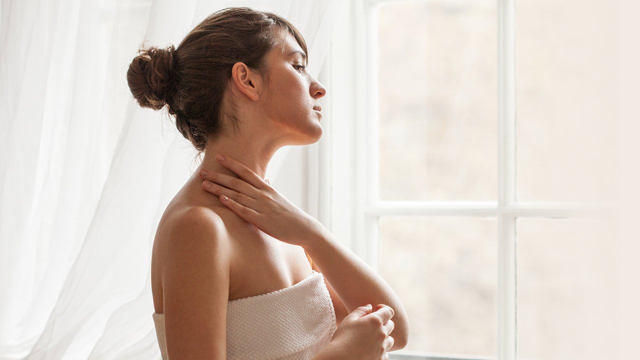 Loreal Paris BMAG Article a 4 step skin care routine for your decolletage D