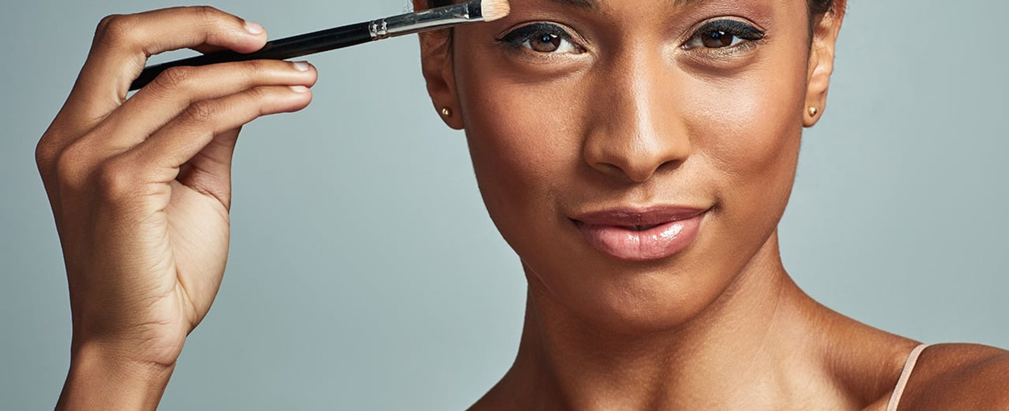 Loreal Paris BMAG Article 10 Eye Shadow Hacks to Try for Easier Application D