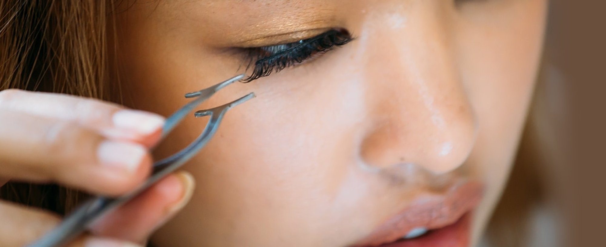Loreal Paris BMAG Article 12 Hacks To Make Applying False Lashes Easier D