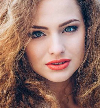 Loreal Paris BMAG Article 5 Ways To Help Manage Frizzy Hair D