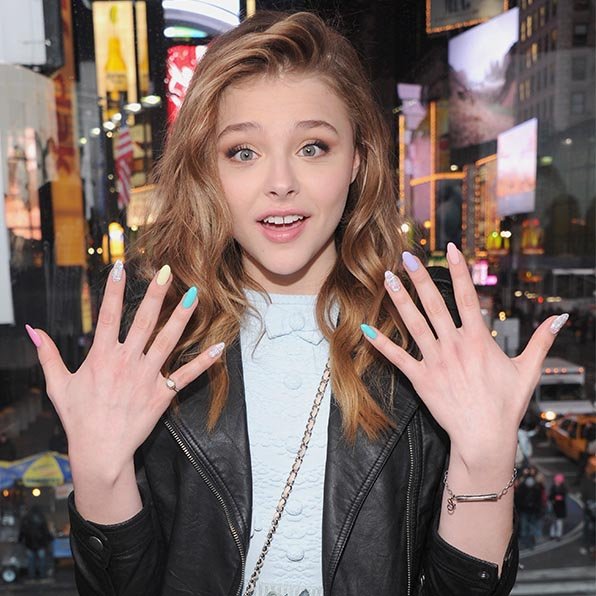 RedCarpetNailArt Trend_main