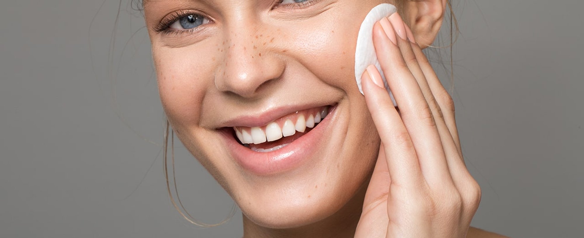 Loreal Paris BMAG Article What Does Toner Do And How Do You Use It D