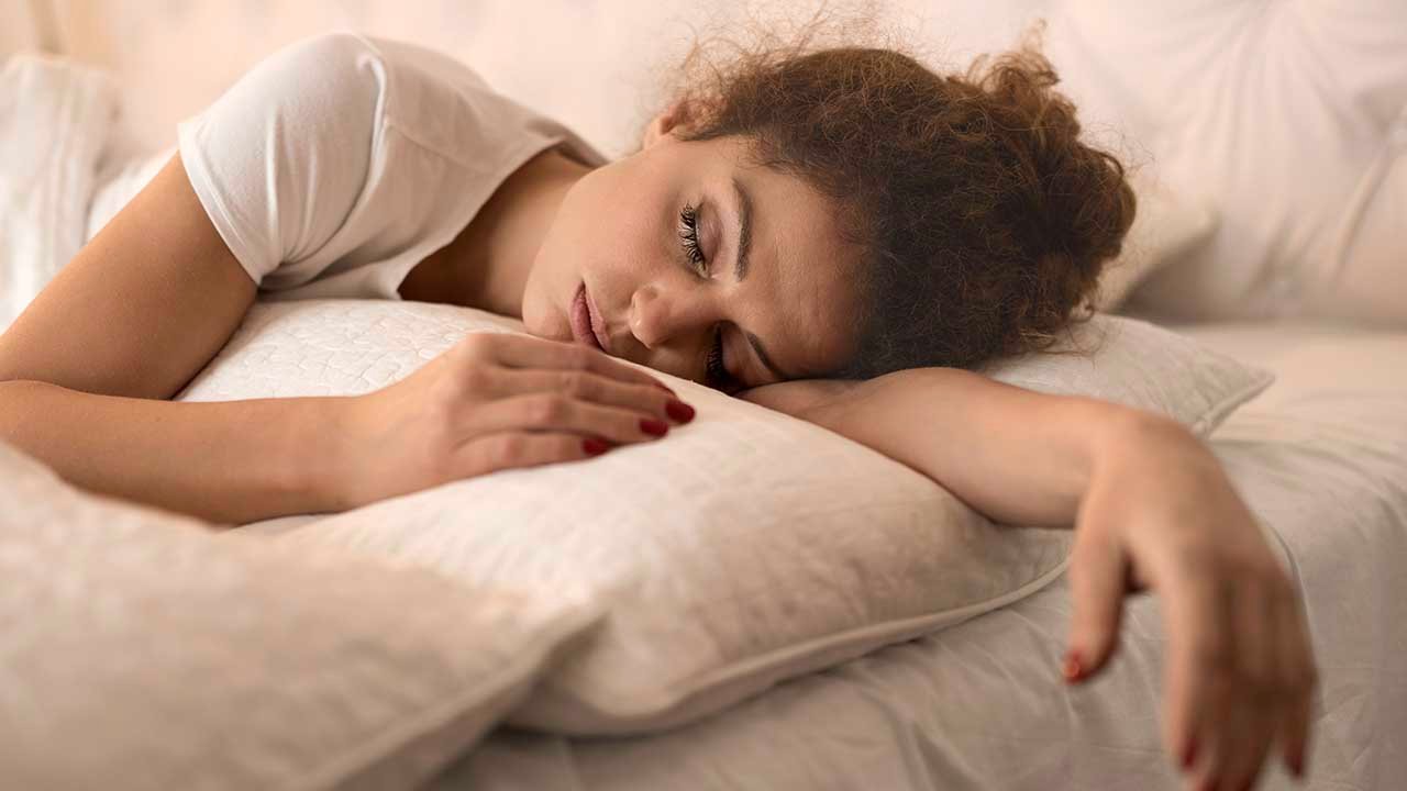 Loreal Paris BMAG Article 5 Overnight Hair Hacks To Try Tonight D