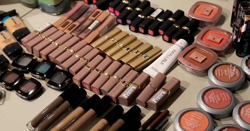 Loreal Paris BMAG SlideShow Behind The Scenes Of A Beauty Magazine Photoshoot Slide2