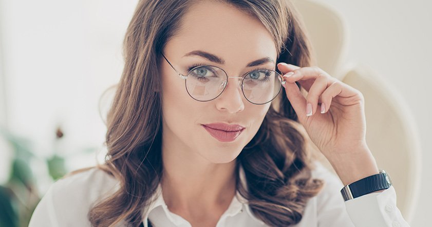 Loreal Paris BMAG Slideshow The Easy Eye Makeup Tutorial For Girls With Glasses INTRO