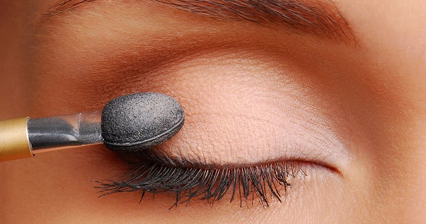 Loreal Paris BMAG Slideshow The Easy Eye Makeup Tutorial For Girls With Glasses SLIDE 2