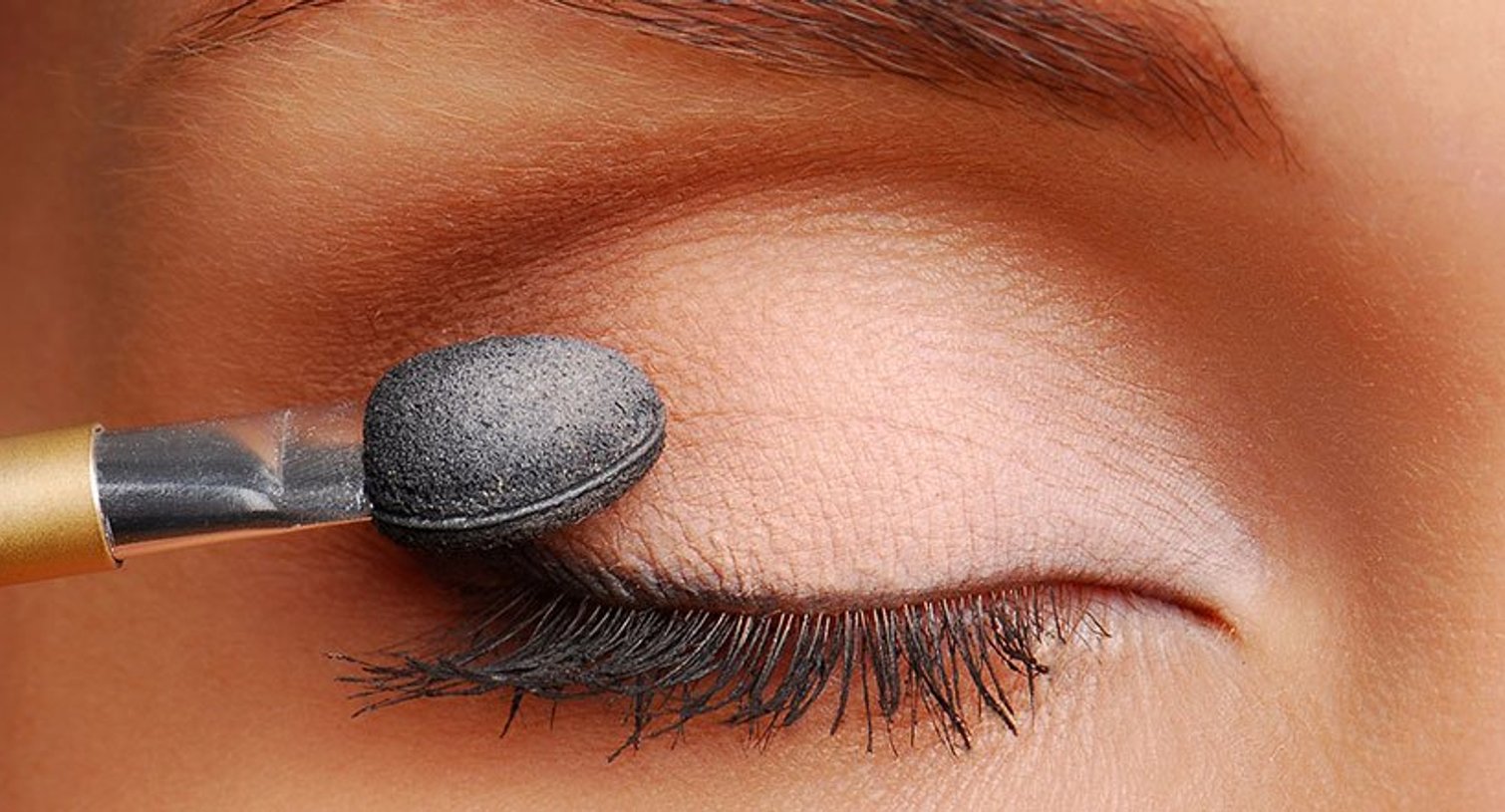 Loreal Paris BMAG Slideshow The Easy Eye Makeup Tutorial For Girls With Glasses SLIDE 2