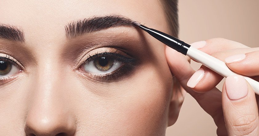 Loreal Paris BMAG Slideshow The Easy Eye Makeup Tutorial For Girls With Glasses SLIDE 5