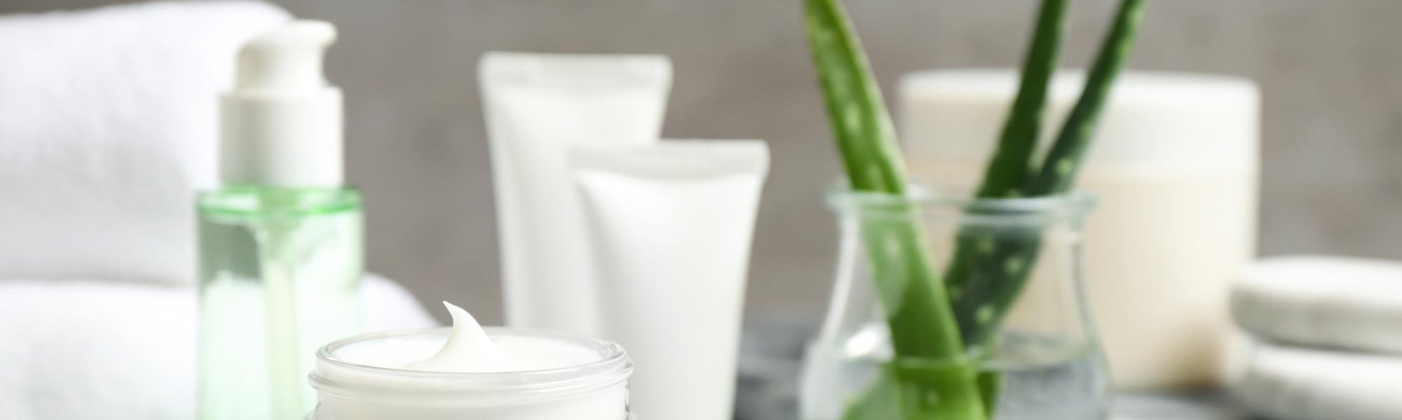 Loreal Paris Makeup Aloe Vera 2000x900