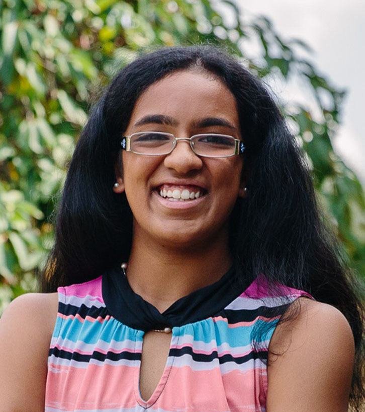 shreya headshot d